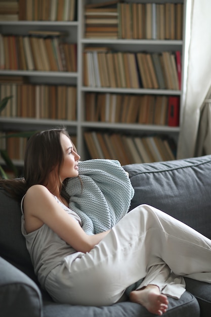 Mujer en casa