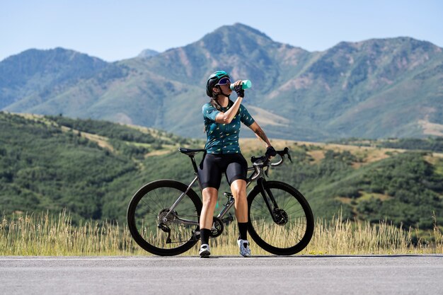 Mujer ciclista profesional