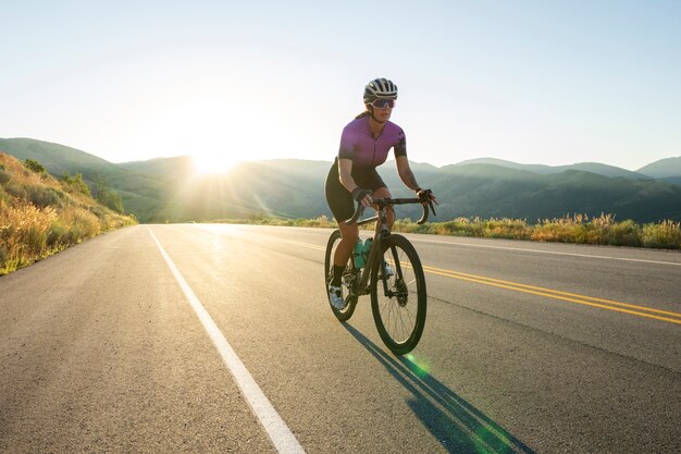 Mujer ciclista profesional