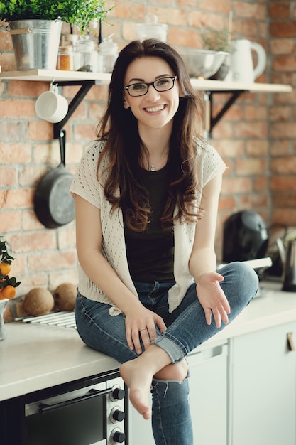 Mujer en la cocina