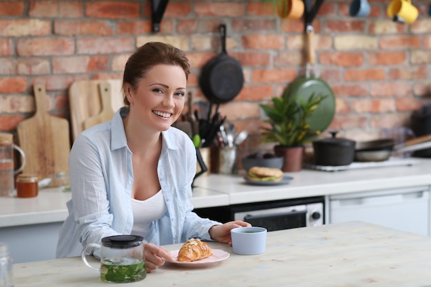 Mujer, en, cocina