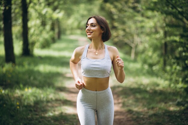 Mujer deporte corriendo