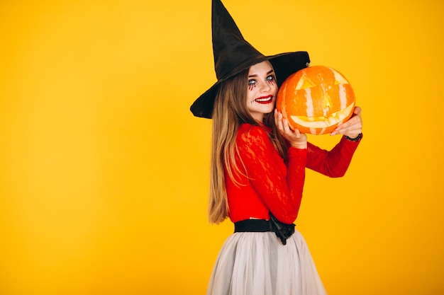 Mujer en un disfraz de halloween