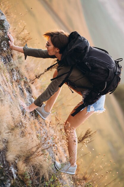 Mujer, excursión, en, el, montañas