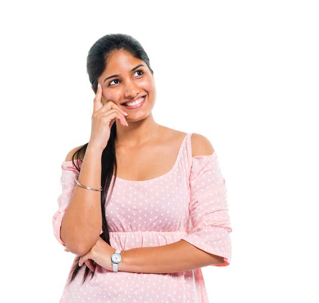 Una mujer india de pensamiento alegre