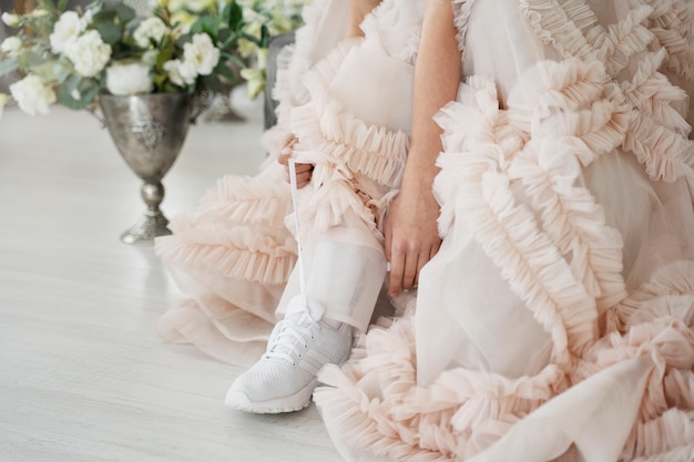 Mujer joven celebrando su quinceañera