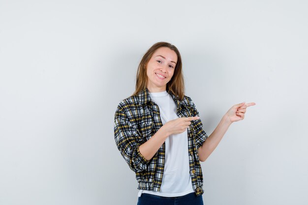 Mujer joven expresiva posando