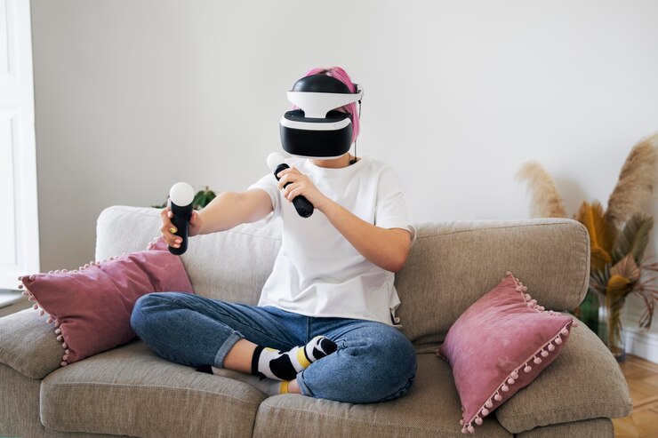Foto gratuito mujer joven jugando un juego de realidad virtual