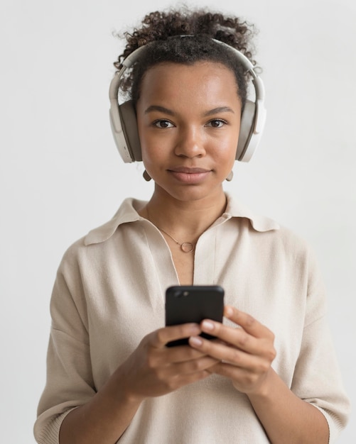 Mujer, llevando, auriculares