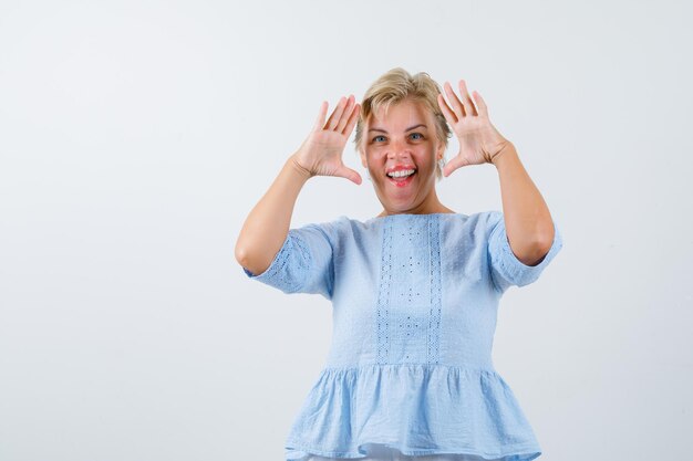 Mujer madura, posar, en, el, estudio