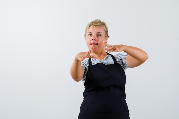 Mujer madura, posar, en, el, estudio