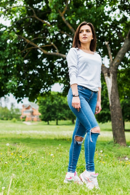 Mujer en la naturaleza