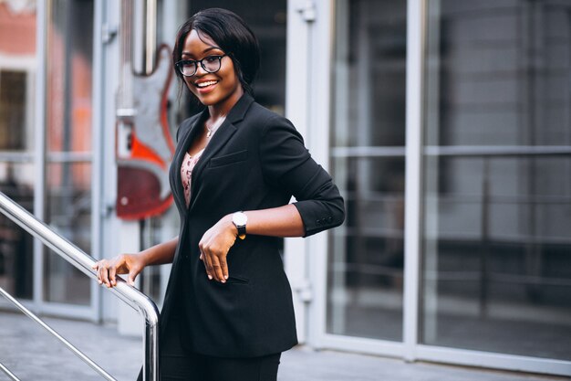 Mujer de negocios afroamericana