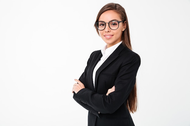 Mujer de negocios alegre en gafas