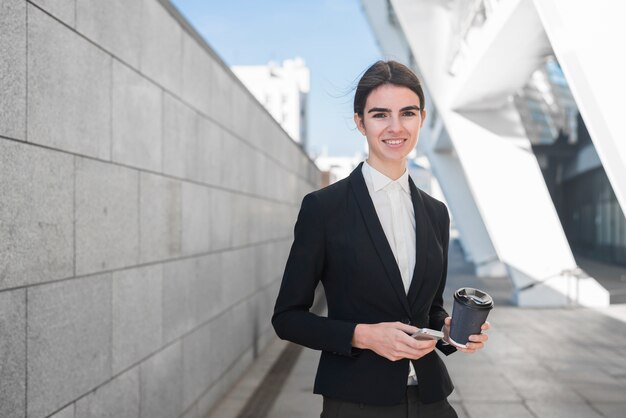 Mujer de negocios moderna