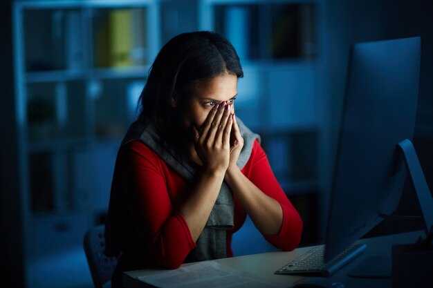 Mujer de negocios, trabajando