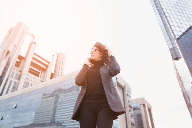 Foto gratuita mujer de negocios