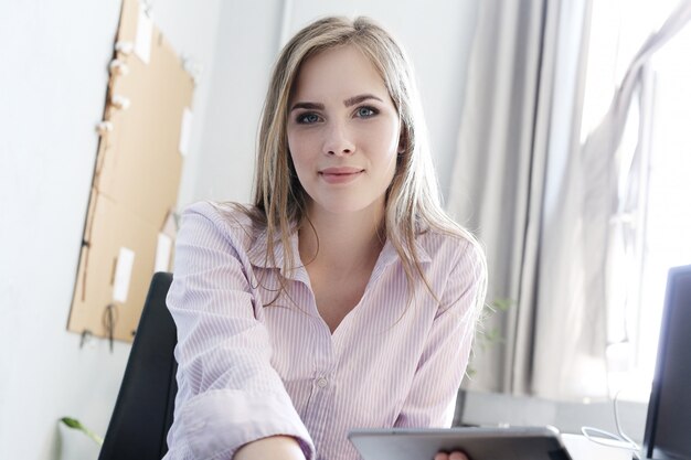 Mujer en la oficina