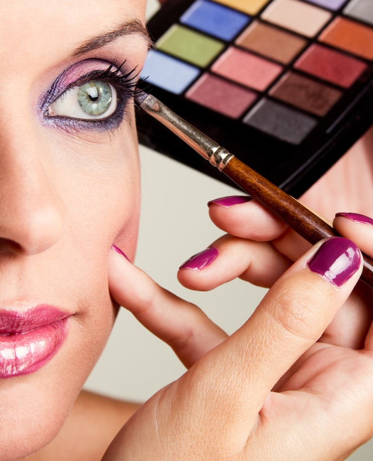 Foto gratuito mujer pelo complexión maquillaje attractiv