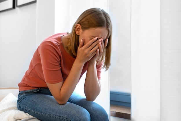 Mujer en proceso de aborto