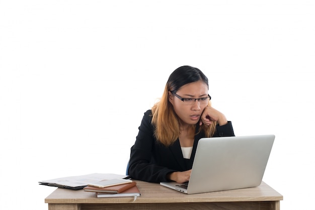 Mujer profesional de negocios formal utilizando