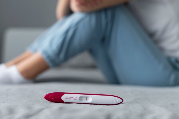 Mujer que sufre de infertilidad