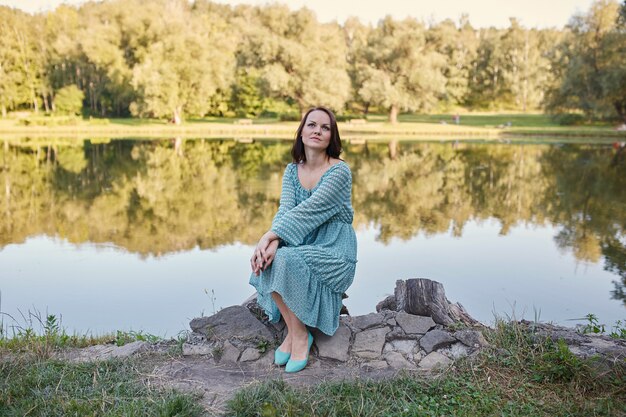 Mujer romántica feliz