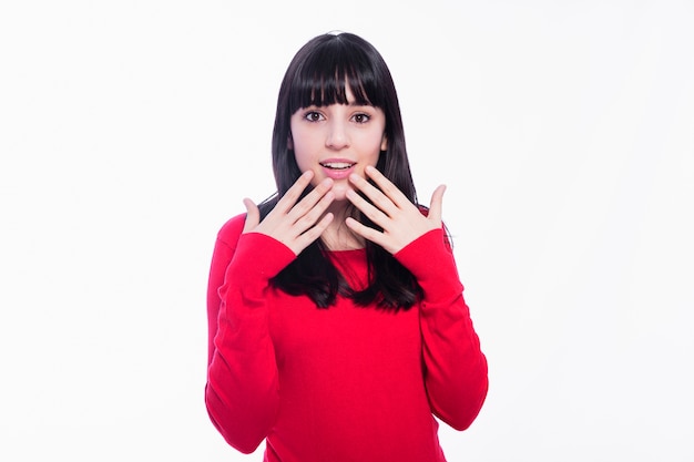 Foto gratuita mujer sorprendida sonriendo