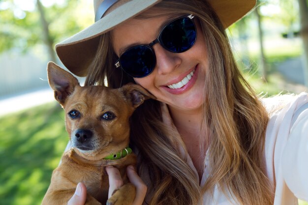 Mujer y su perro