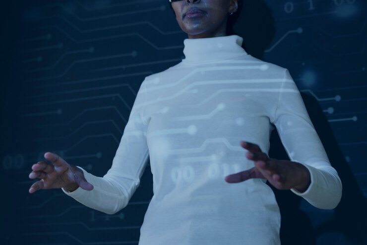 Foto gratuito mujer con tecnología futurista de pantalla virtual