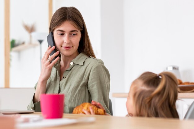 Mujer en el teléfono