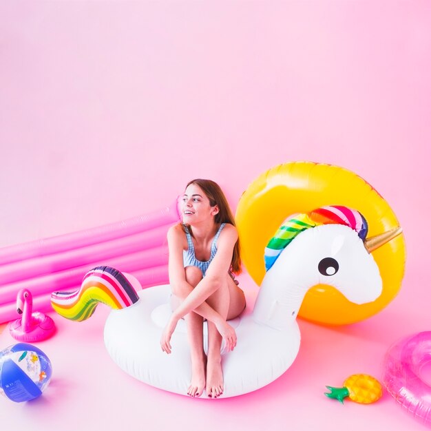 Mujer unicornio inflable