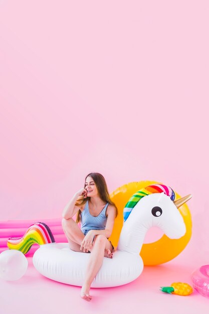 Mujer unicornio inflable