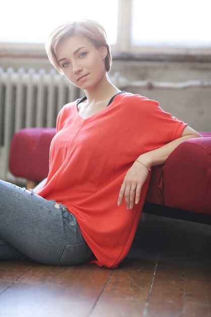 Mujer, en, vestido rojo