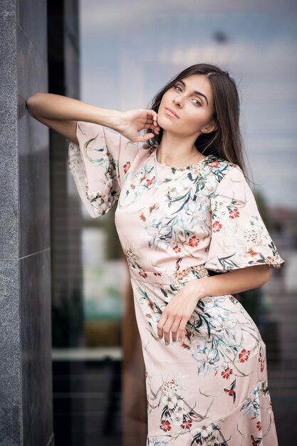 Mujer en un vestido