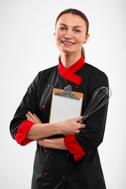 Foto gratuita mujer vistiendo traje de chef