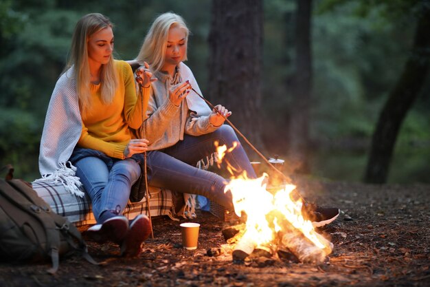 Mujeres en el bosque