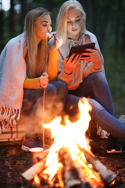 Mujeres en el bosque