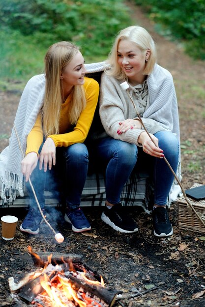 Mujeres en el bosque