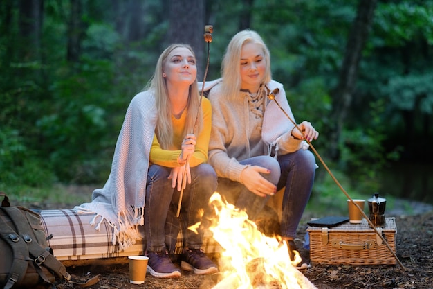 Mujeres en el bosque