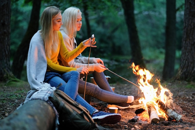 Mujeres en el bosque