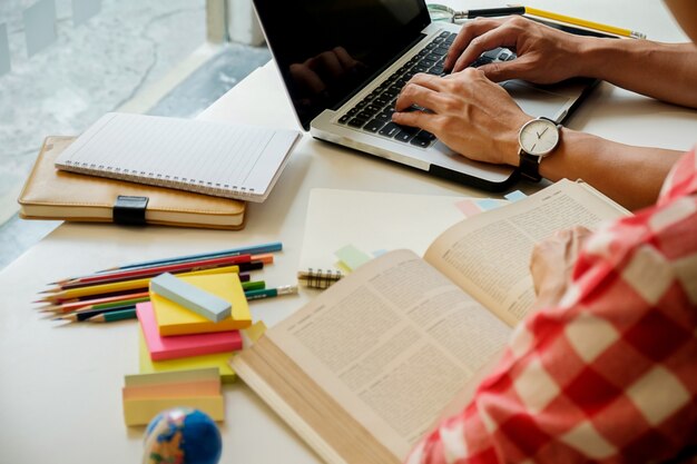 Mujeres educación notas estudiar naturaleza lugar de trabajo