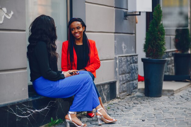 Mujeres negras en una ciudad