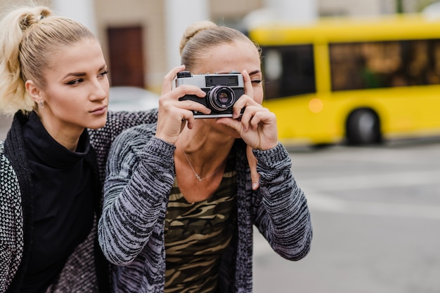 Foto gratuita mujeres, toma, tiros, ciudad