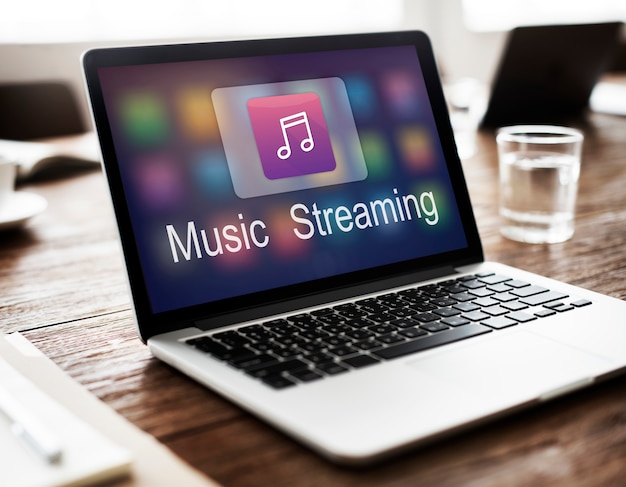 Música digital que fluye concepto en línea del entretenimiento de las multimedias