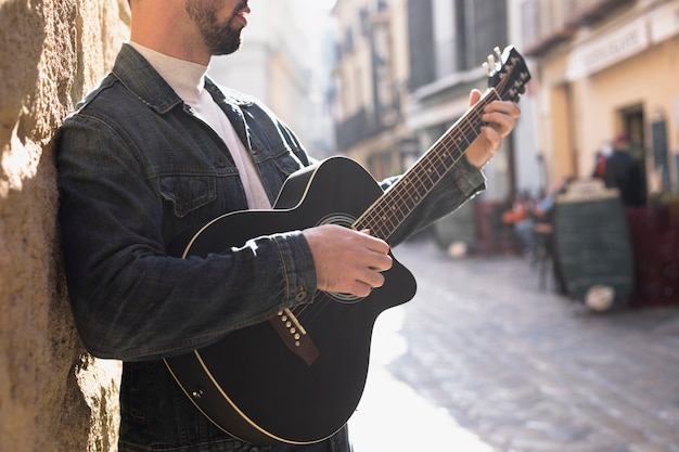 Música de guitarra al aire libre