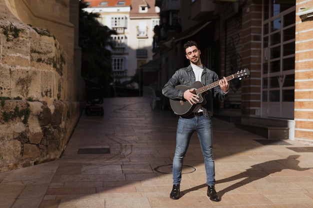 Música de guitarra al aire libre