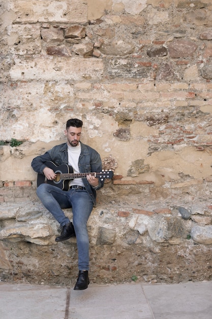 Foto gratuita música de guitarra al aire libre