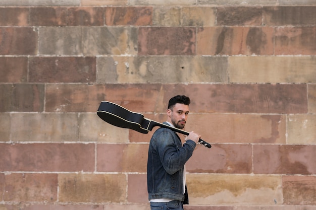 Foto gratuita música de guitarra al aire libre