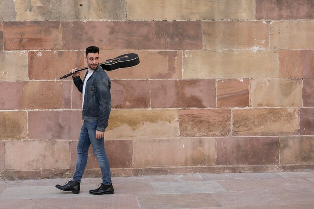 Música de guitarra al aire libre